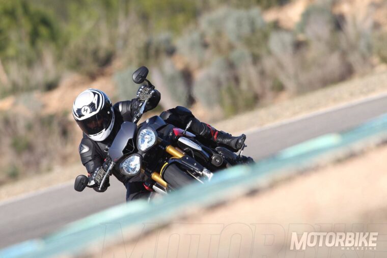 Prueba Triumph Speed Triple R 2016