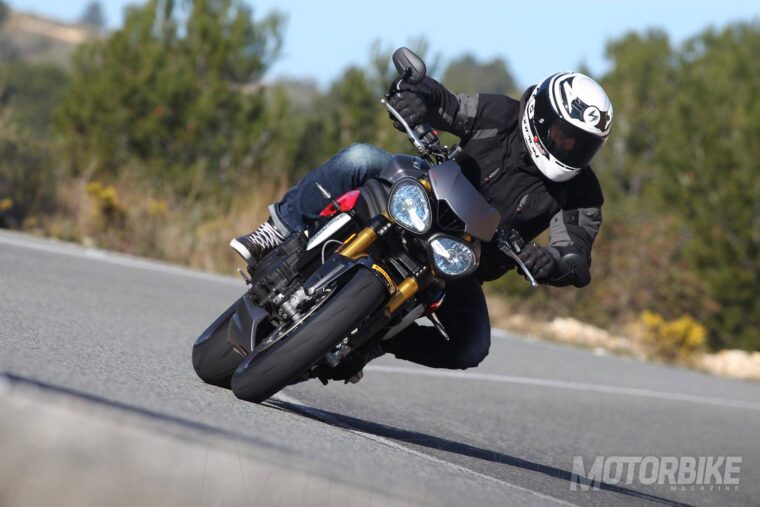 Prueba Triumph Speed Triple R 2016
