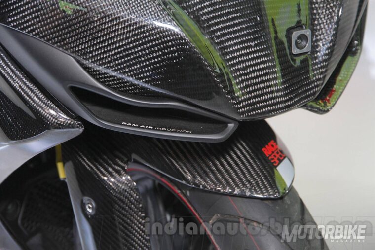 TVS Akula - BMW G 310 RR