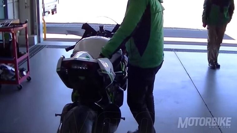 Kawasaki H2R Trick Star