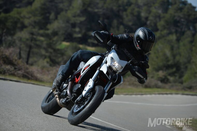 ducati-hypermotard-939-2016-prueba17