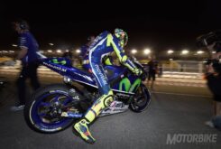 Valentino Rossi: «Viñales puede estar con nosotros en carrera» 24 Casco Valentino Rossi 2016