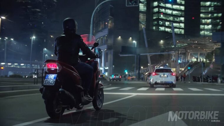 Samsung pantalla inteligente Yamaha Tricity 02