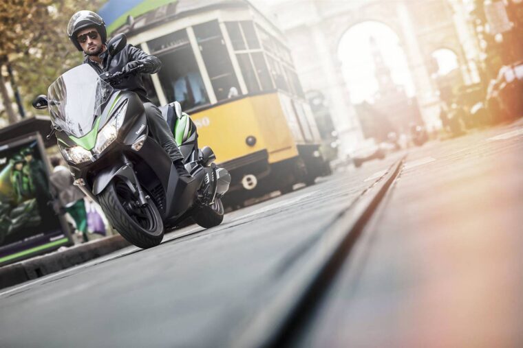 kawasaki-j300-2014-35