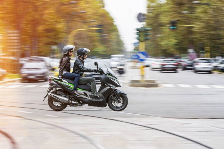 kawasaki-j300-2014-36