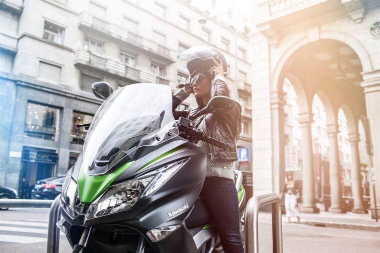 kawasaki-j300-2014-38