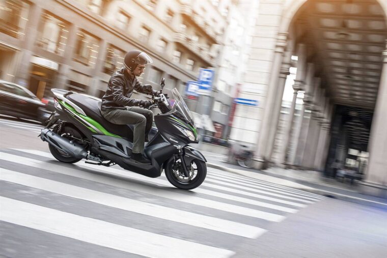 kawasaki-j300-2014-39