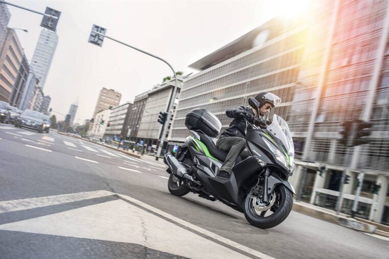 kawasaki-j300-2014-42