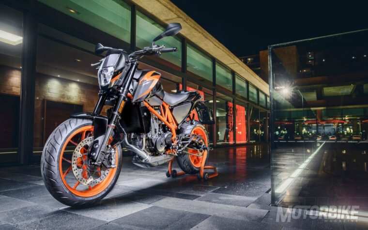 ktm_690_Duke_R_MY_2016