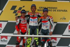 Jerez 2002: El día que Daijiro Kato consiguió su primer podio en MotoGP... ¡con una 500cc! 28 Jerez 2002 MotoGP Daijiro Kato Valentino Rossi (1)