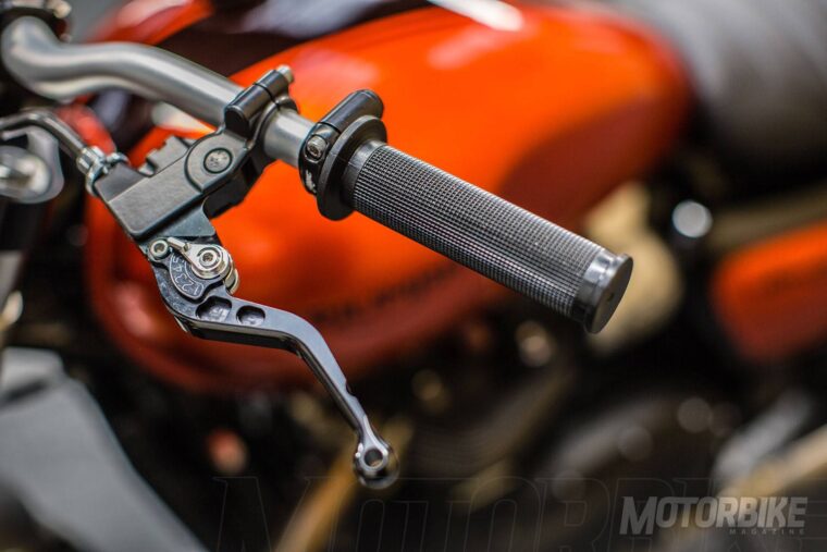 triumph-street-twin-down-and-out-19