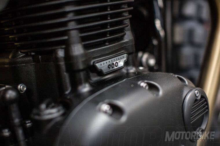 triumph-street-twin-down-and-out-21