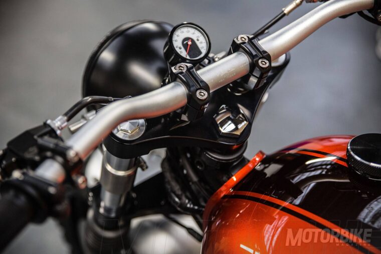 triumph-street-twin-down-and-out-25