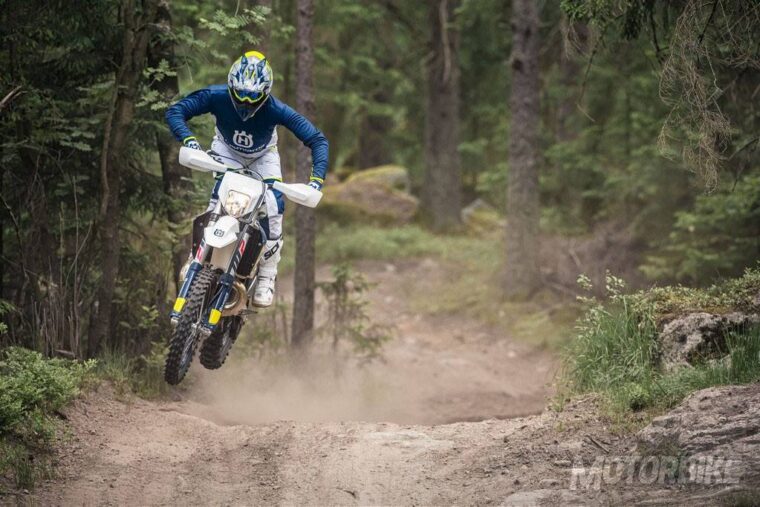 husqvarna-te-300-2017-16