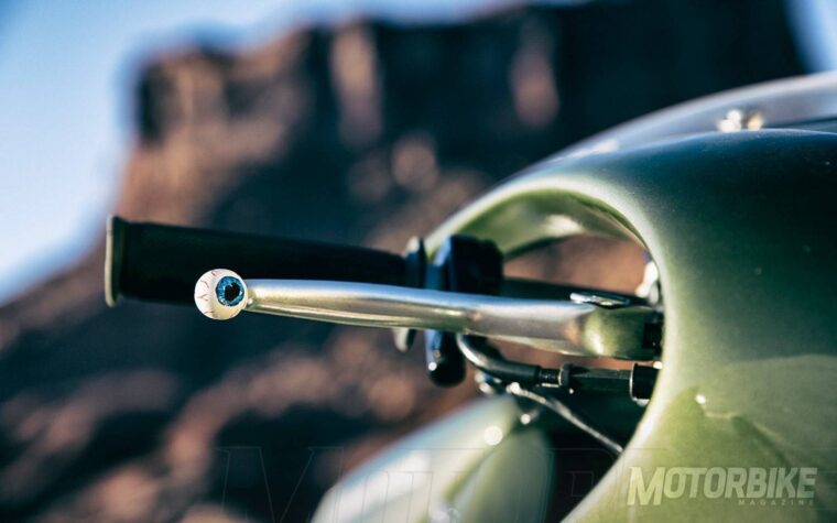 icon-triumph-thruxton-three-martini-lunch-04