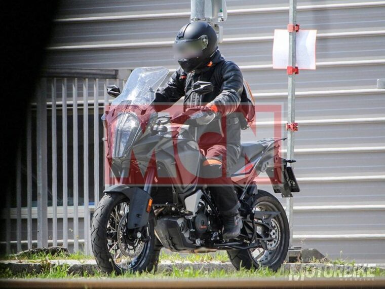 ktm-adventure-2017-15