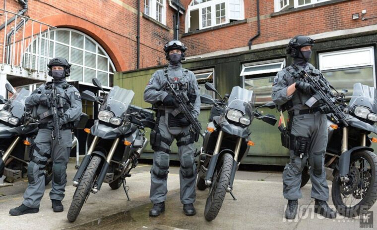 police-london-bmw-f-800-gs