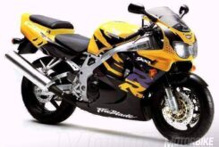 Honda CBR1000RR 2017: 25º aniversario de la Fireblade 8 honda cbr900rr 1996 3