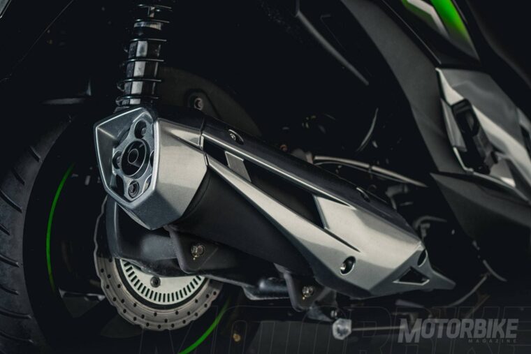 Kawasaki-J300-Detalles-4104b