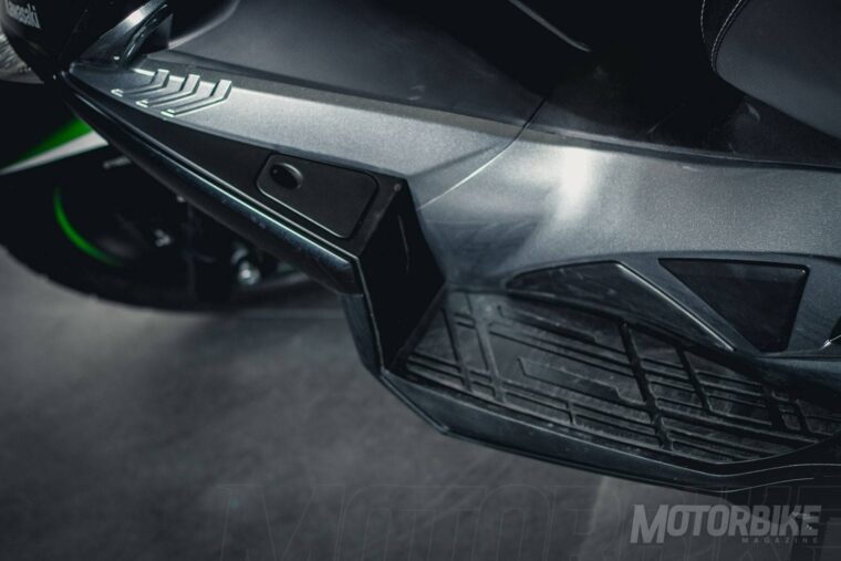 Kawasaki-J300-Detalles-4140