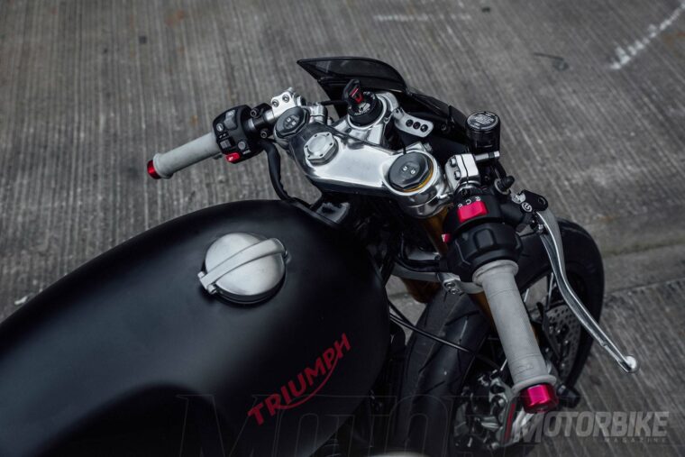triumph-thruxton-bulldog-19