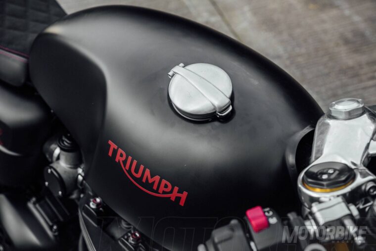 triumph-thruxton-bulldog-20