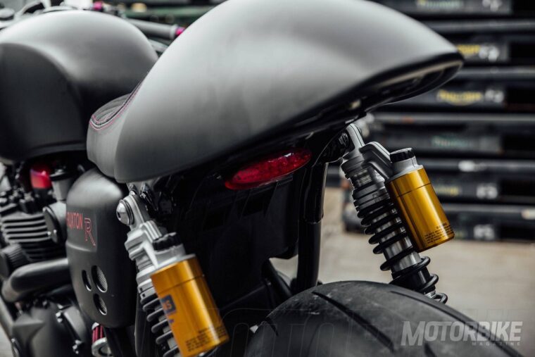 triumph-thruxton-bulldog-23