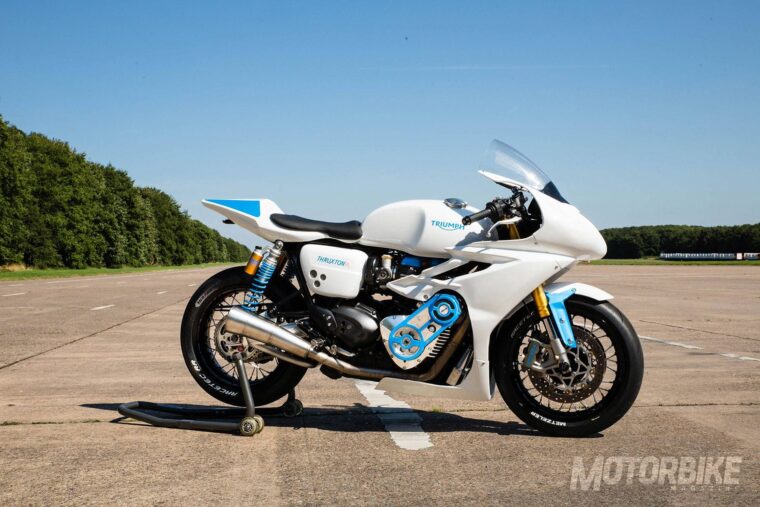 triumph thruxton white bike 17