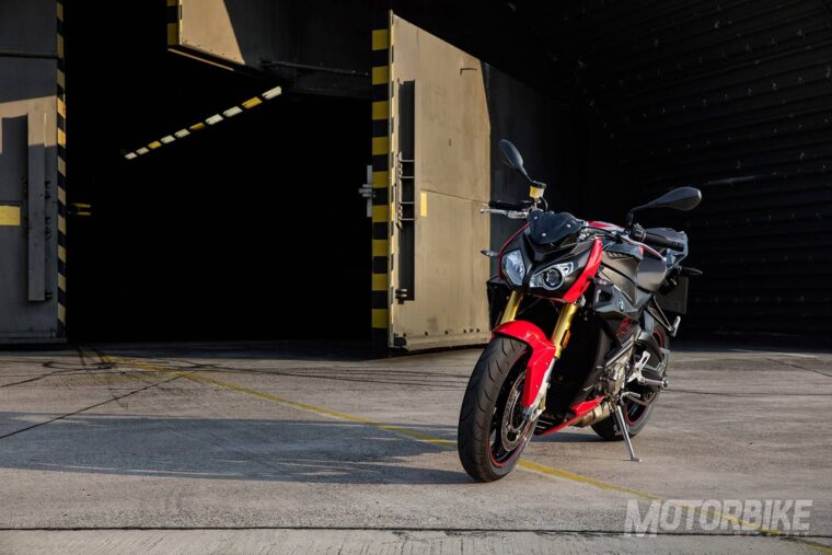 bmw-s-1000-r-2017-detalles-005