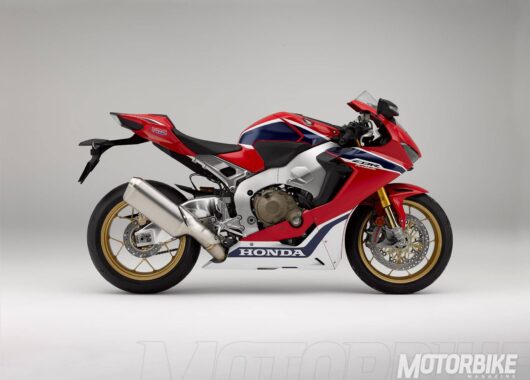 Mean Mower V2: Un cortacésped con motor de Honda CBR1000RR SP 5 Honda CBR1000RR Fireblade SP