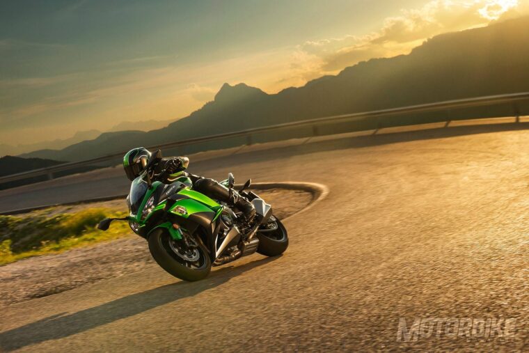 kawasaki-z1000sx-2017-detalles-003