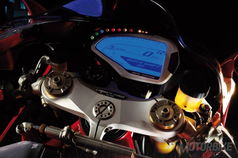mv-agusta-f4-rc-2017-detalles-011