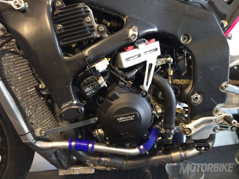 subasta-moto2-2010-motobi-simone-corsi-004