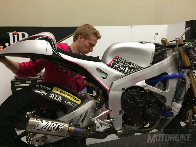 subasta-moto2-2010-motobi-simone-corsi-006