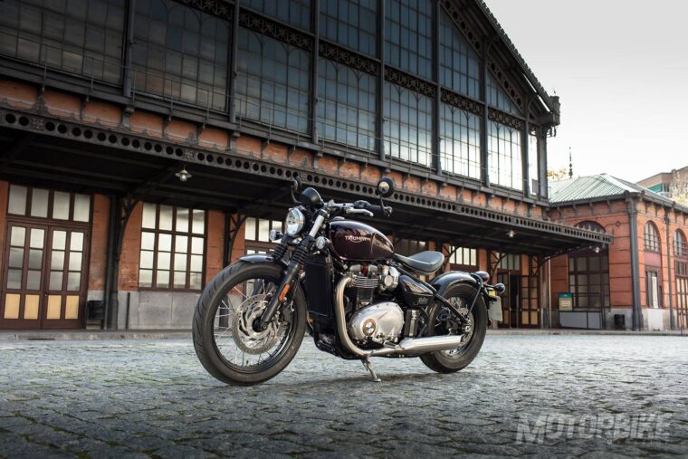 triumph-bobber-2017-003