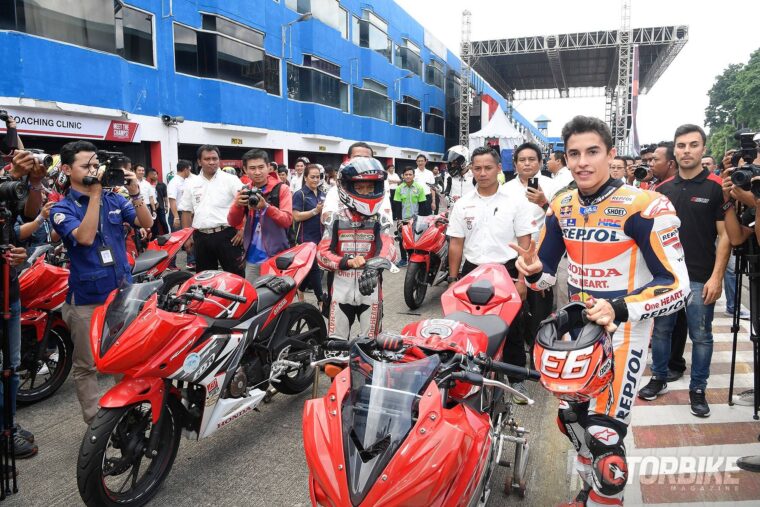 marc-marquez-honda-cbr250rr-2017-03