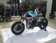 Divergent 3D Dagger: Impresora 3D y motor de Kawasaki Ninja H2R 6 divergent 3d dagger 02