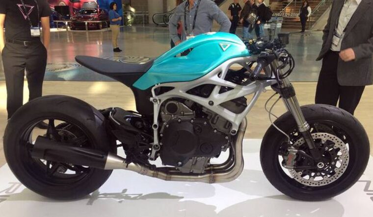 Divergent 3D Dagger: Impresora 3D y motor de Kawasaki Ninja H2R 3 divergent 3d dagger 09