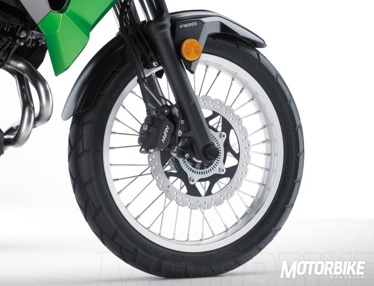 kawasaki-versys-x-300-2017-detalles-07