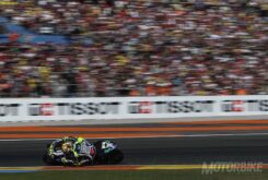 Valentino Rossi, sobre su incidente con una aficionada en el paddock: «Pido disculpas a la señora, espero que esté bien» 4 valentino rossi motogp valencia 2016 carrera 03