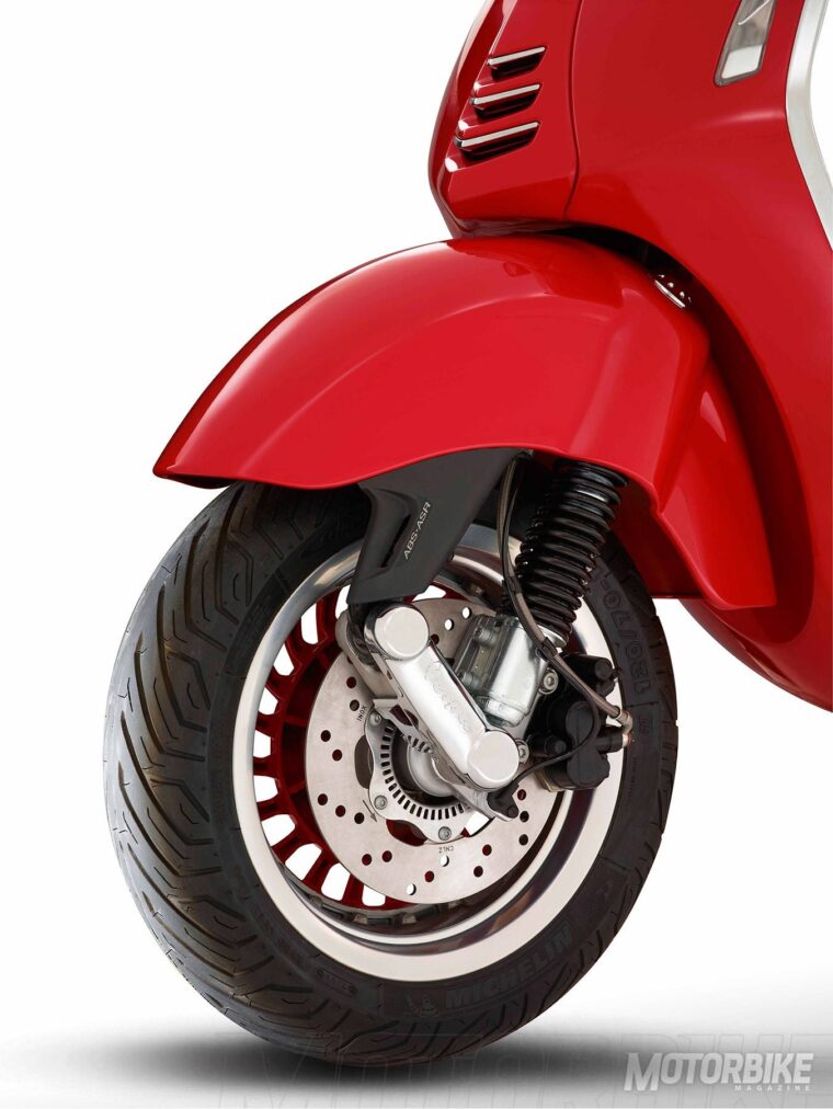 vespa_946_red-5