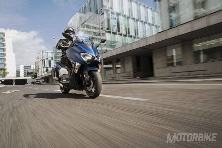 yamaha-tmax-dx-2017-04