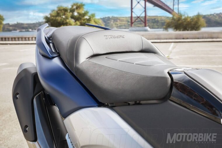 yamaha-tmax-dx-2017-15