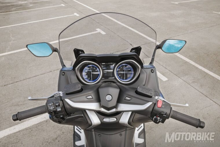 yamaha-tmax-dx-2017-21
