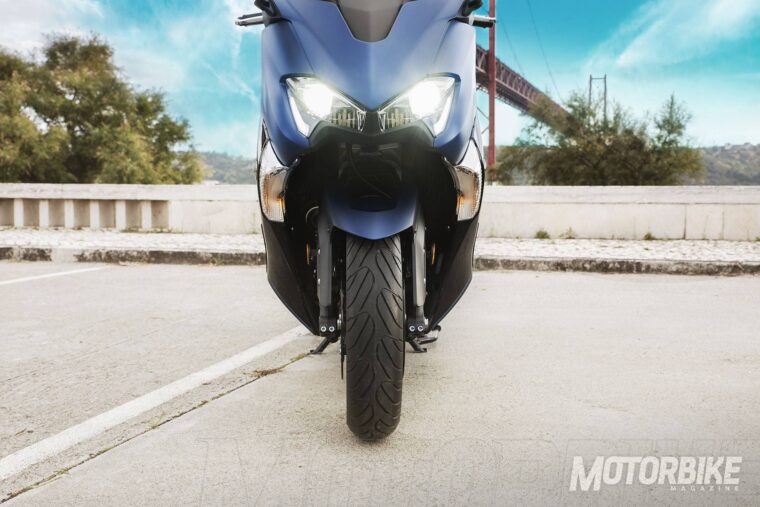 yamaha-tmax-dx-2017-35