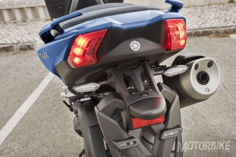 yamaha-tmax-dx-2017-37