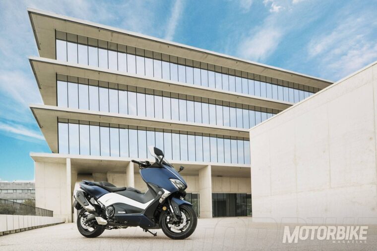 yamaha-tmax-dx-2017-43