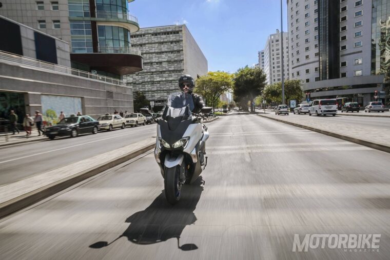 yamaha-tmax-sx-2017-04