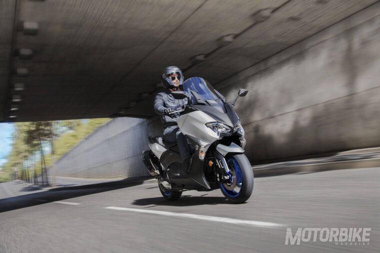 yamaha-tmax-sx-2017-06