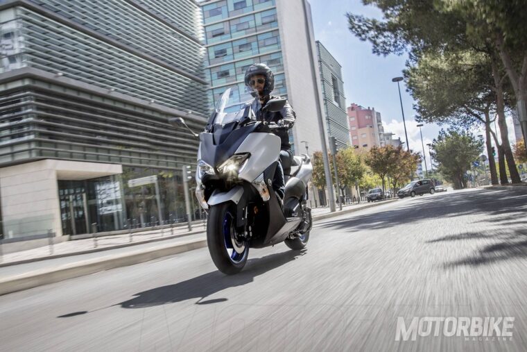 yamaha-tmax-sx-2017-09